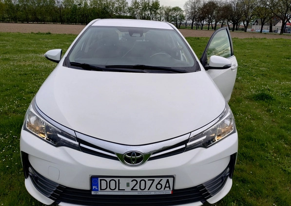 Toyota Corolla cena 67000 przebieg: 75000, rok produkcji 2018 z Mońki małe 37